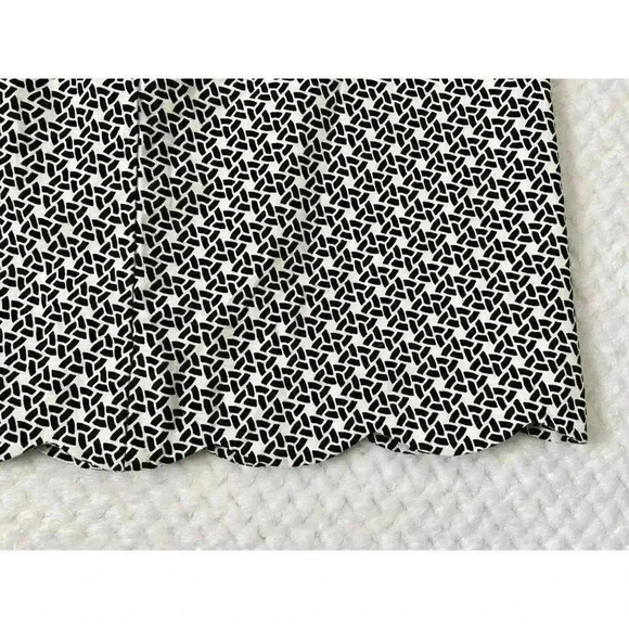 Talbots Womens Sz 4 Scalloped Hem Pencil Straight Skirt Geo Design Black White - Picture 3 of 9